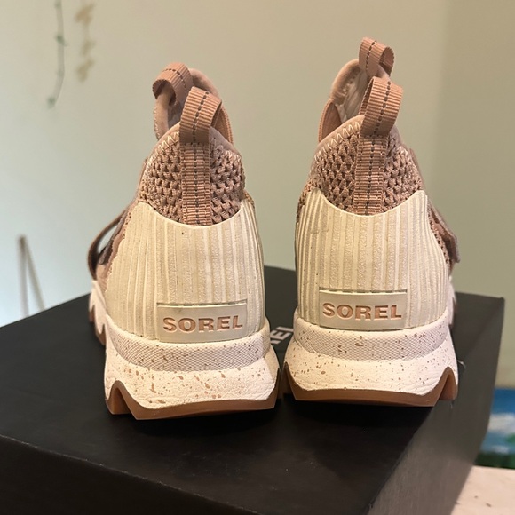 Sorel women’s  Sneakers - Tan and Cream - Picture 5 of 8